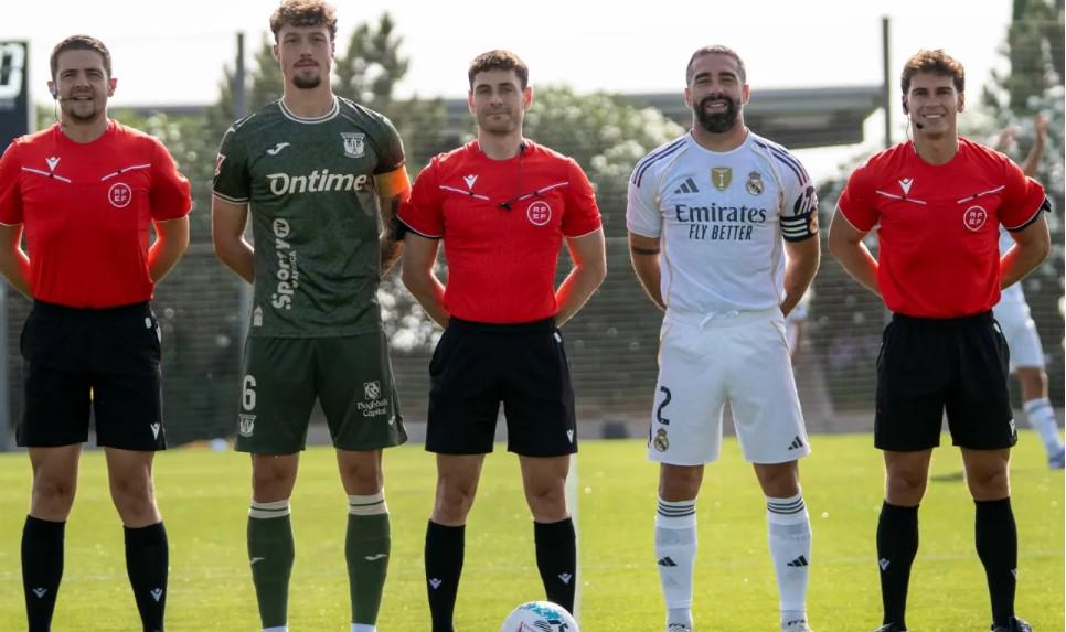 获得了出场, 雷拉斯