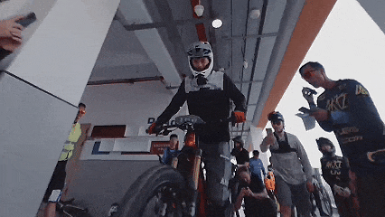 信念与安全, 一起, 党总支副书