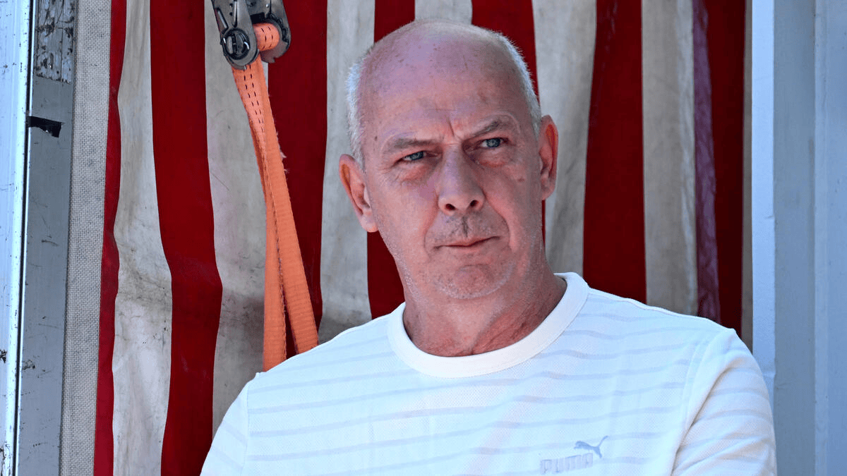 在接受采访, 欧洲强队的 在接受采访, 欧洲强队的